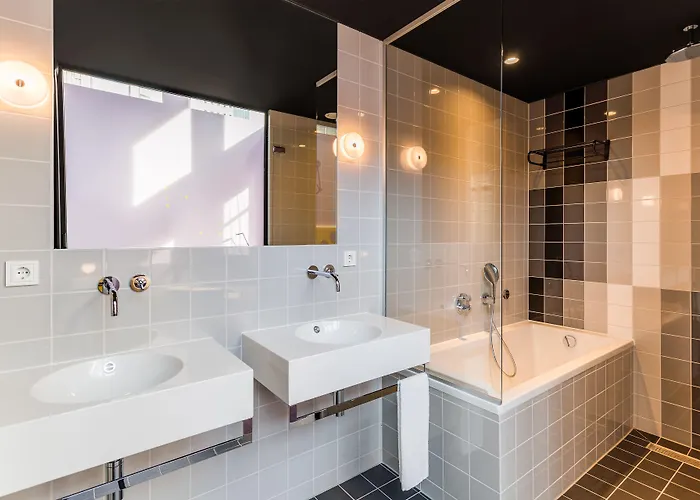 Mate Bruno, Hotell 4*