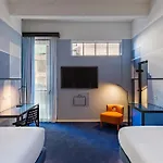 Mate Bruno, Hotel