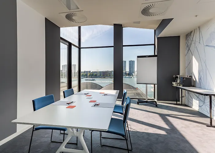 Mate Bruno, 酒店 4*