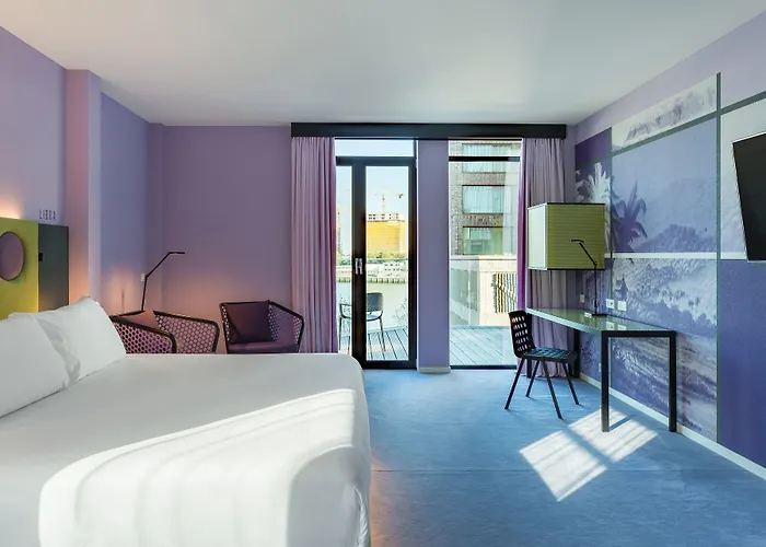 Mate Bruno, Hotel Rotterdam