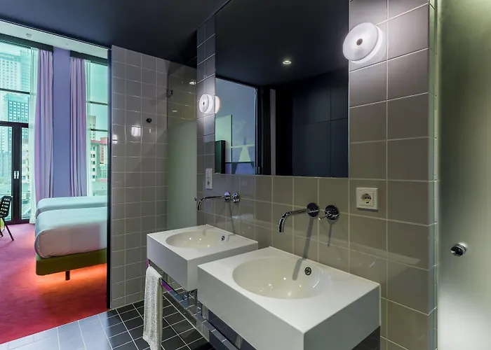 Mate Bruno, 鹿特丹